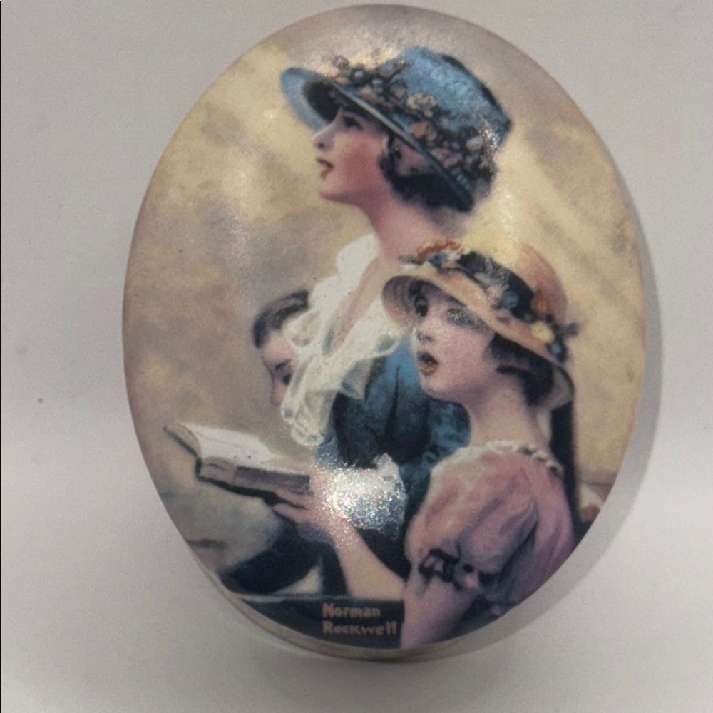 Knowles Norman Rockwell music box (Amazing Grace ) Vintage Illustration